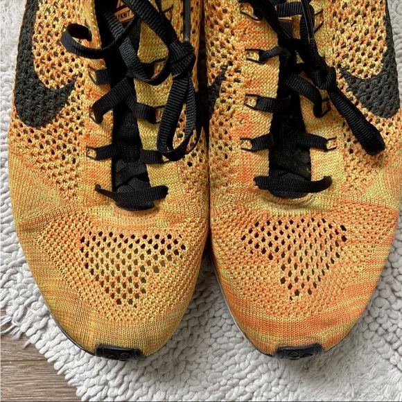 Nike Flyknit Racer - Picture 5 of 7